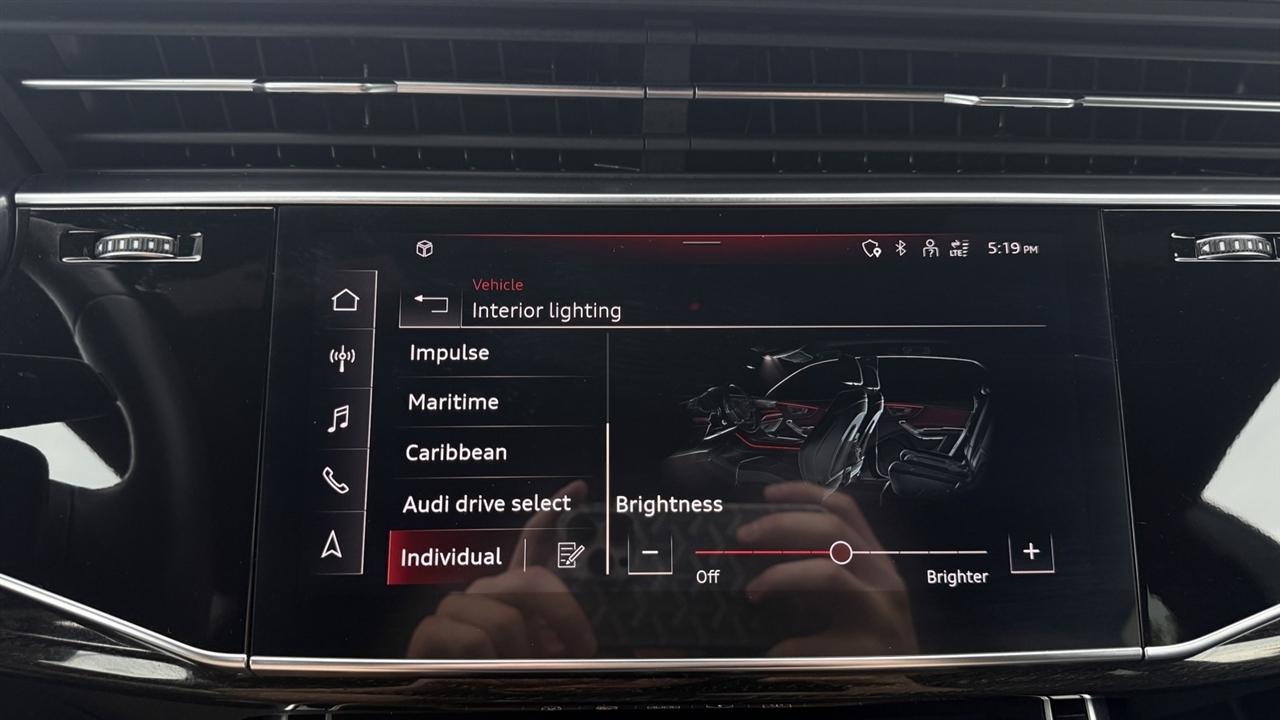 Audi Q8 photo 48