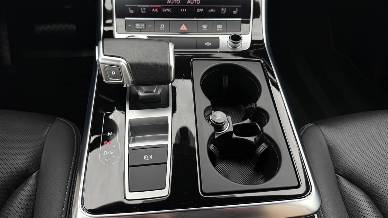 Audi Q8 photo 50
