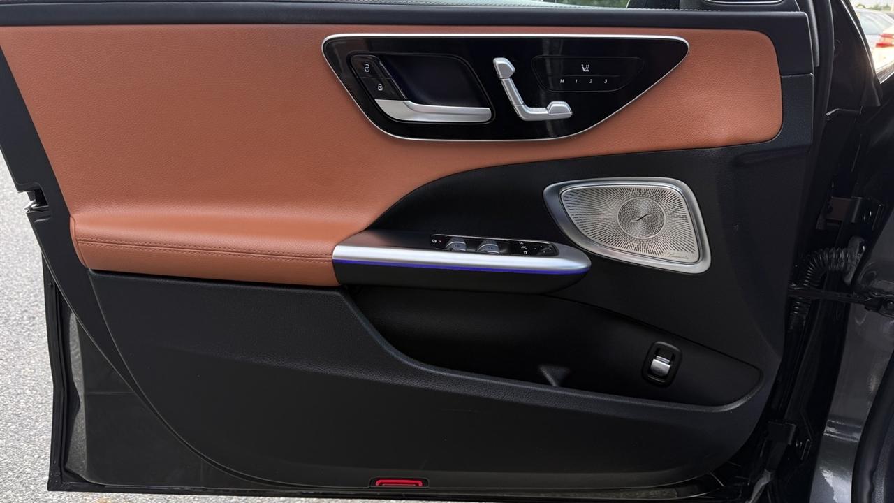 Mercedes-Benz C-Class photo 25