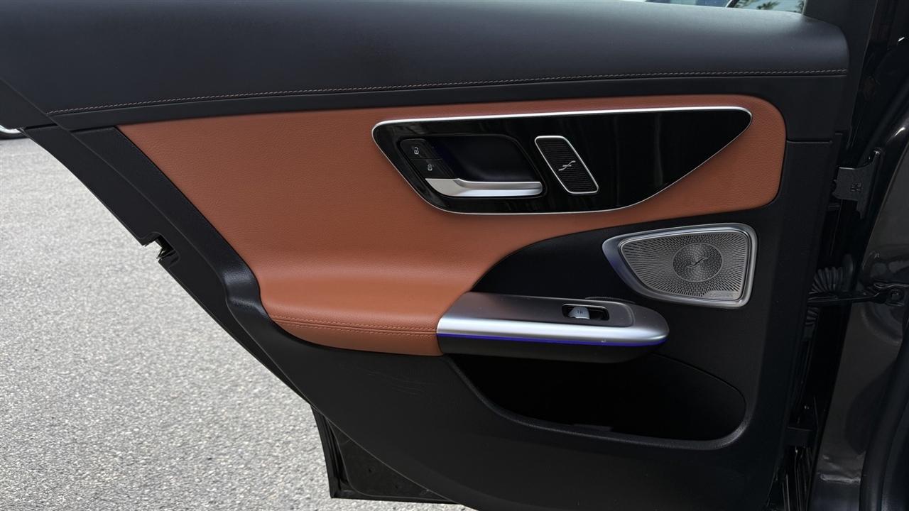 Mercedes-Benz C-Class photo 30