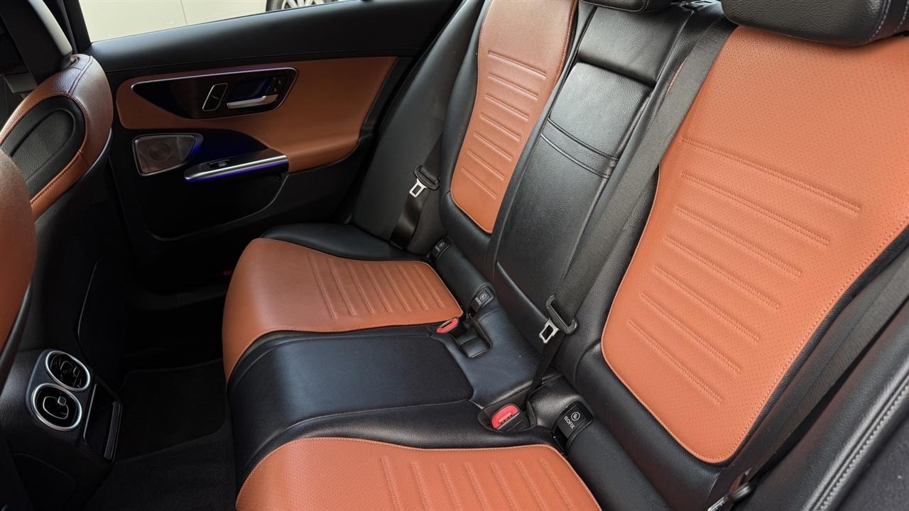 Mercedes-Benz C-Class photo 33