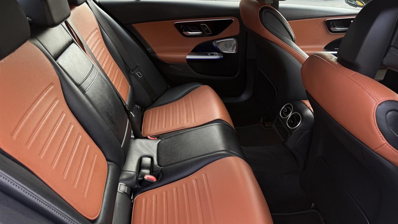 Mercedes-Benz C-Class photo 36