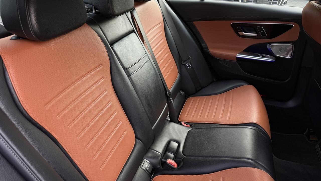 Mercedes-Benz C-Class photo 38