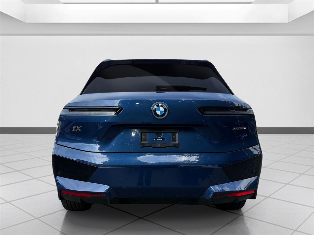 BMW iX photo 4