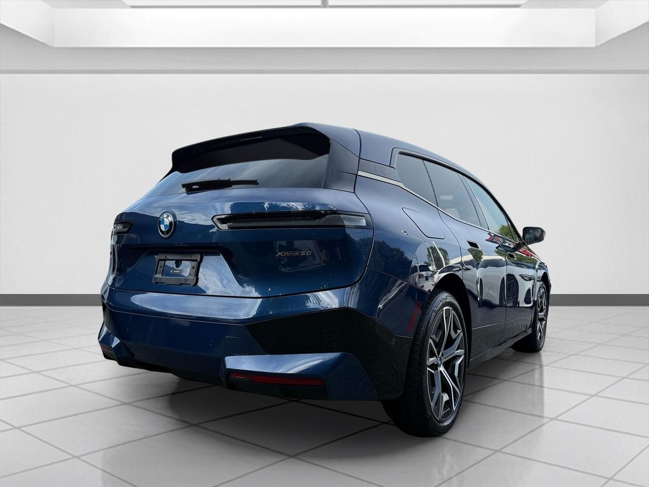 BMW iX photo 5