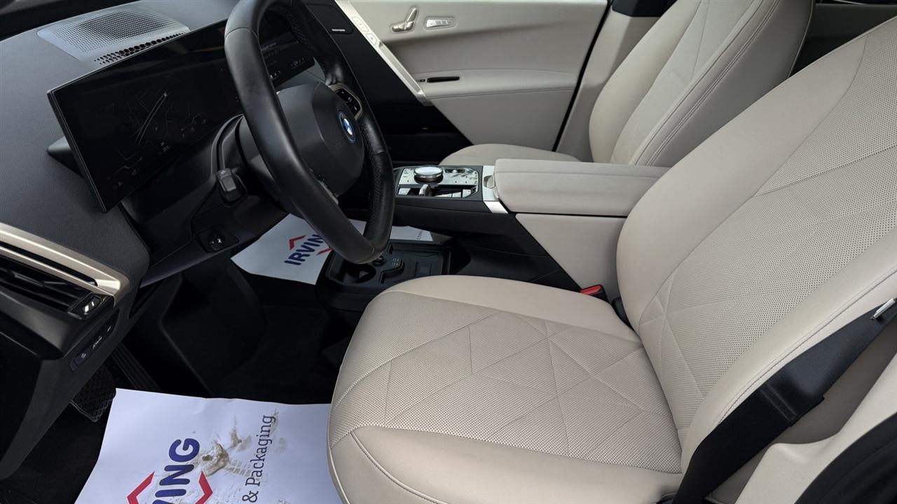 BMW iX photo 27