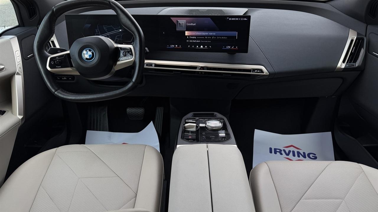 BMW iX photo 40