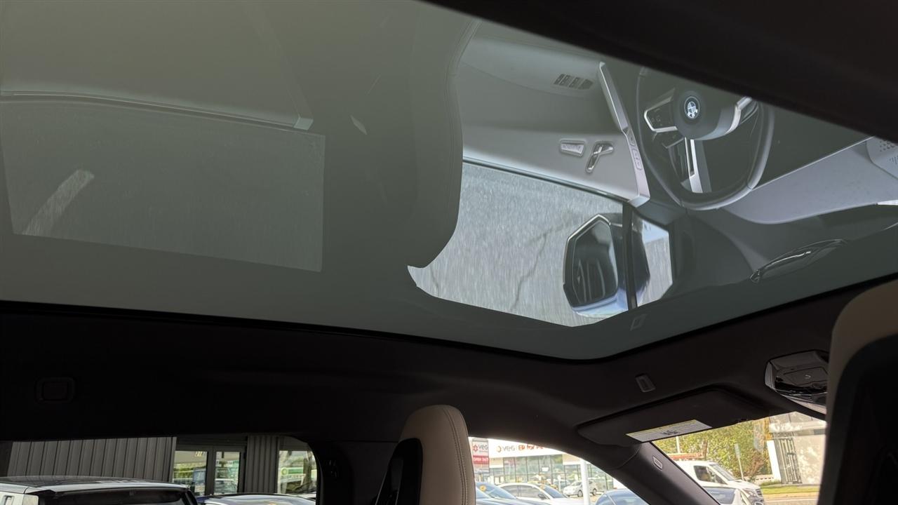 BMW iX photo 41
