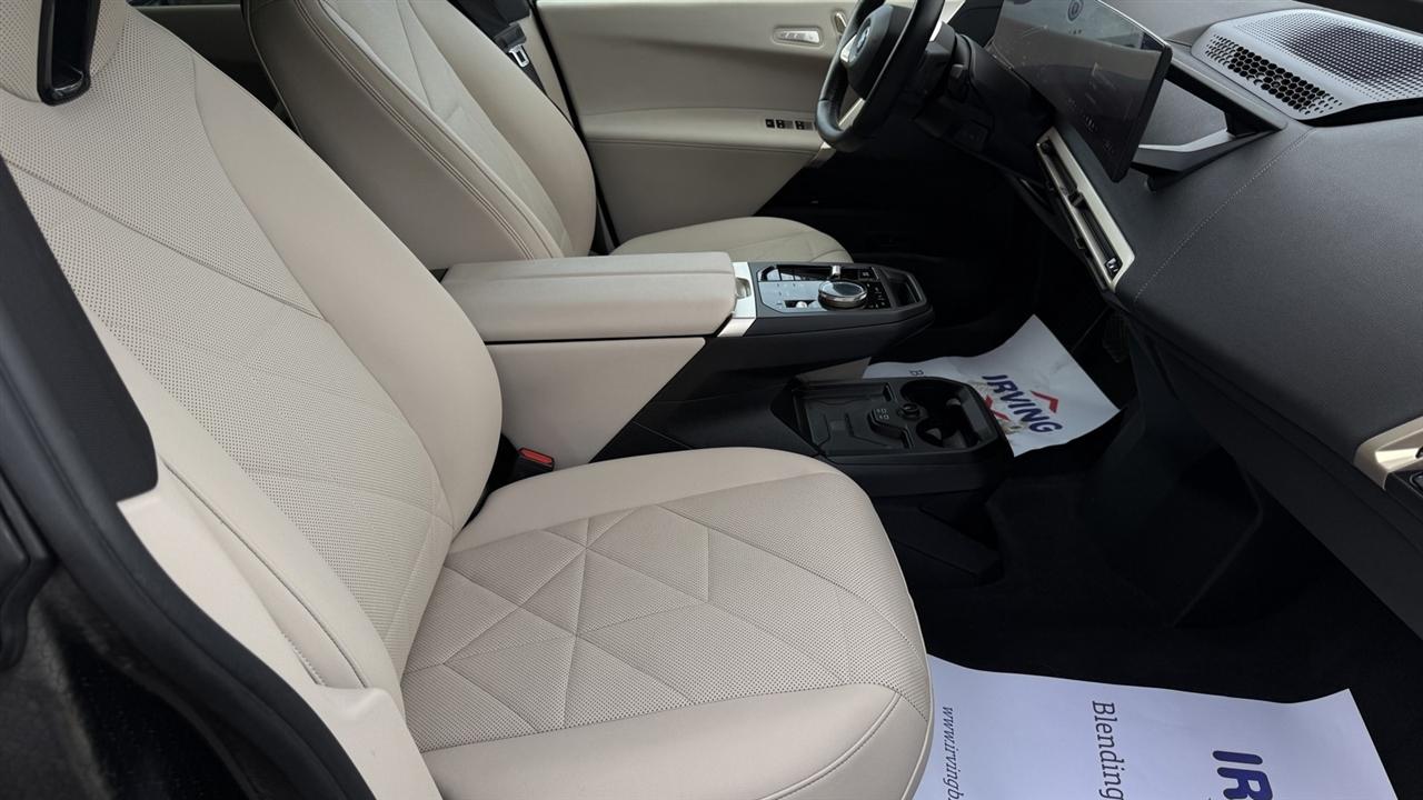 BMW iX photo 43