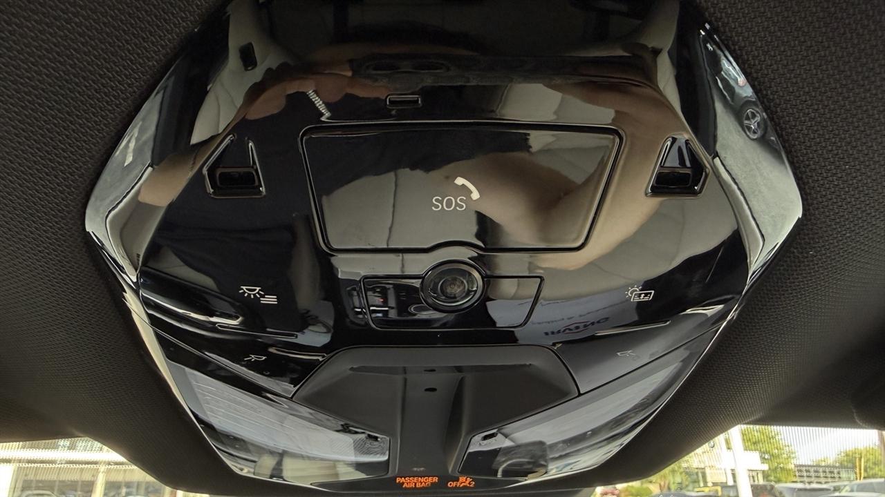 BMW iX photo 59