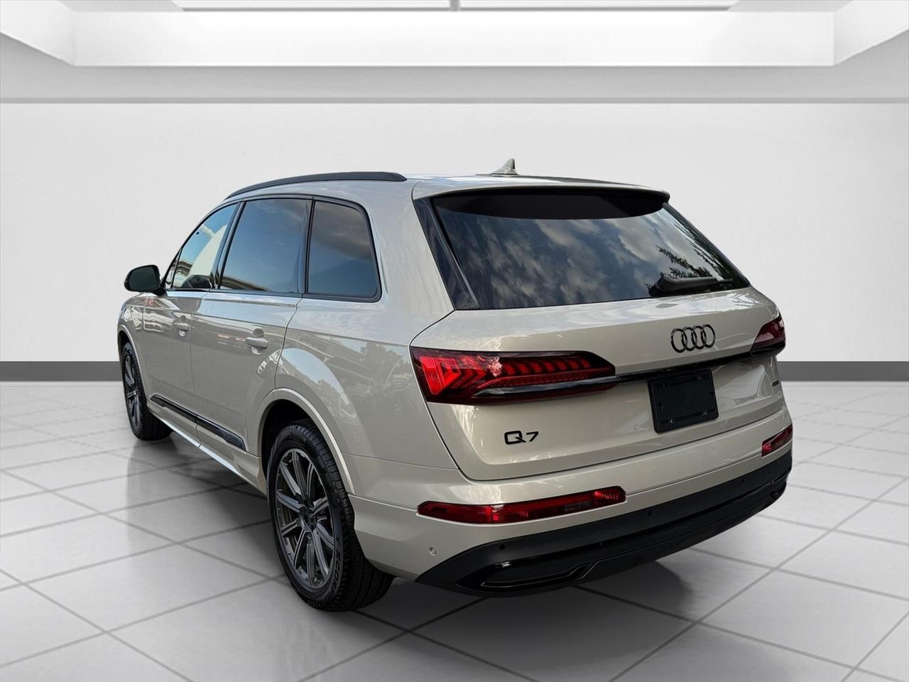Audi Q7 photo 10