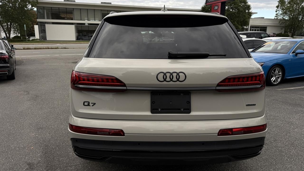 Audi Q7 photo 16