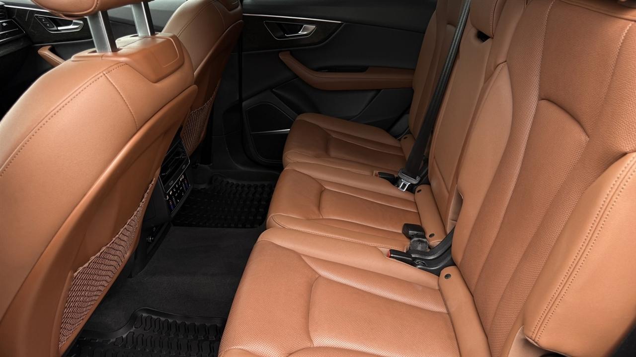 Audi Q7 photo 28