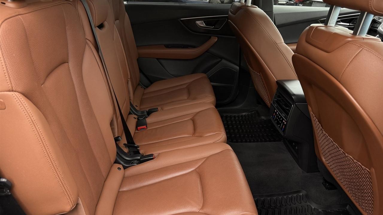 Audi Q7 photo 31