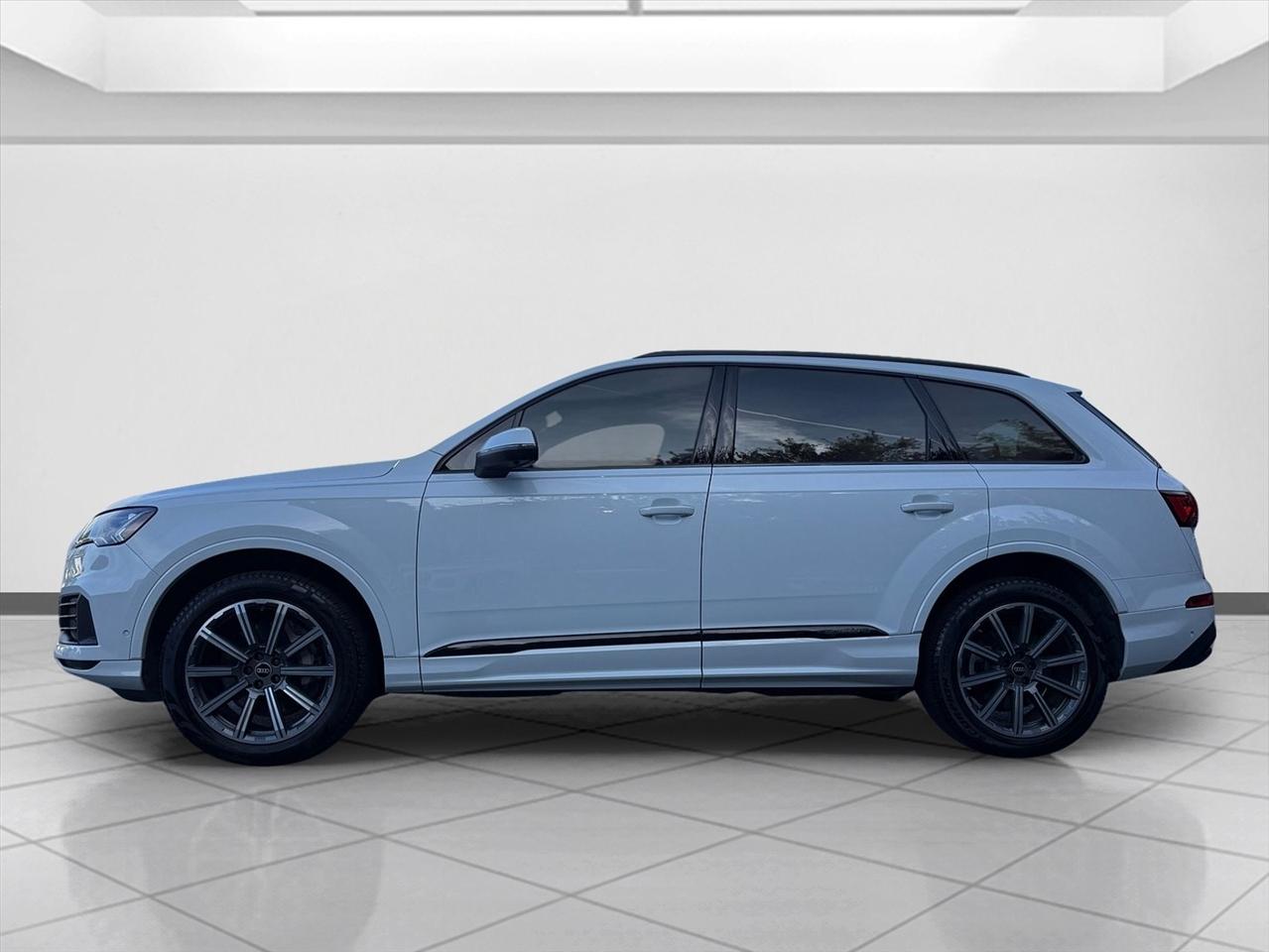 Audi Q7 photo 2