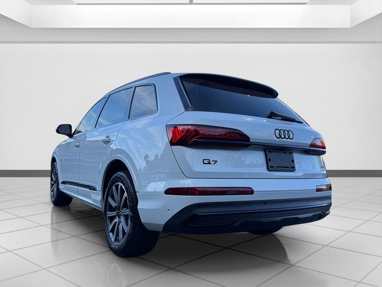 Audi Q7 photo 3