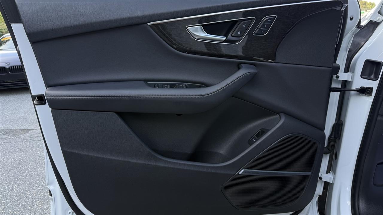 Audi Q7 photo 25