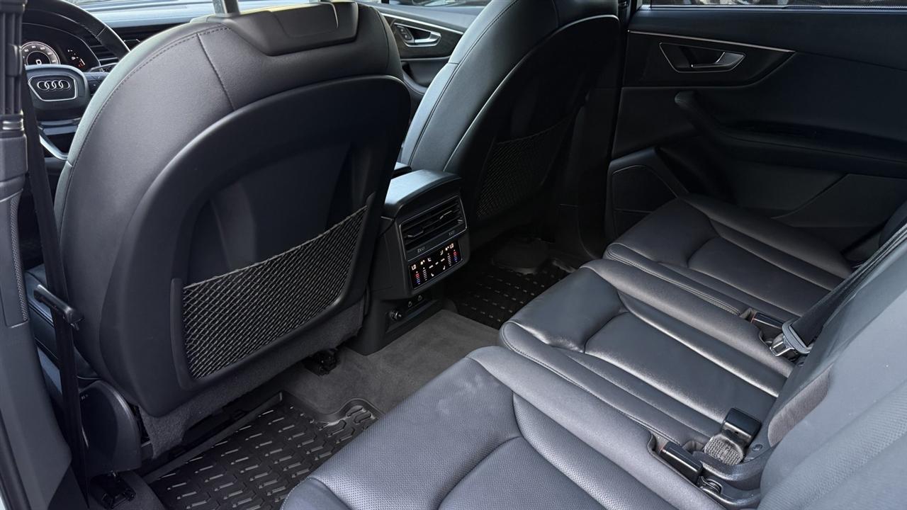 Audi Q7 photo 33