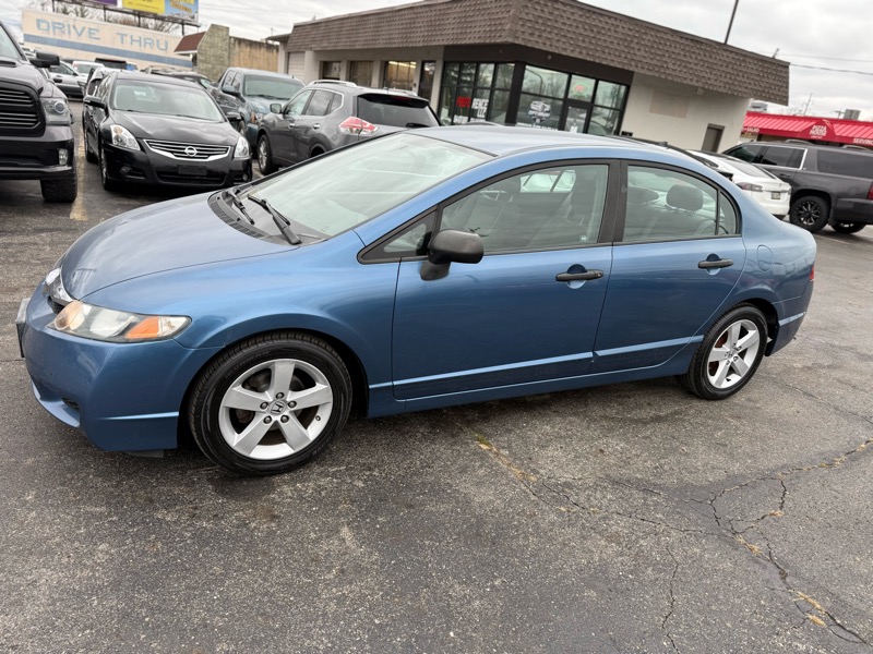 2010 Honda Civic DX-VP Sedan 5-Speed AT