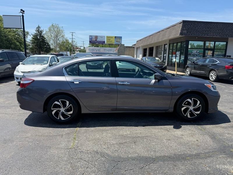 2017 Honda Accord LX - Photo 3