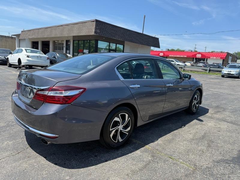 2017 Honda Accord LX - Photo 6