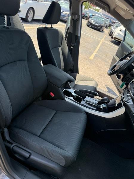 2017 Honda Accord LX - Photo 12