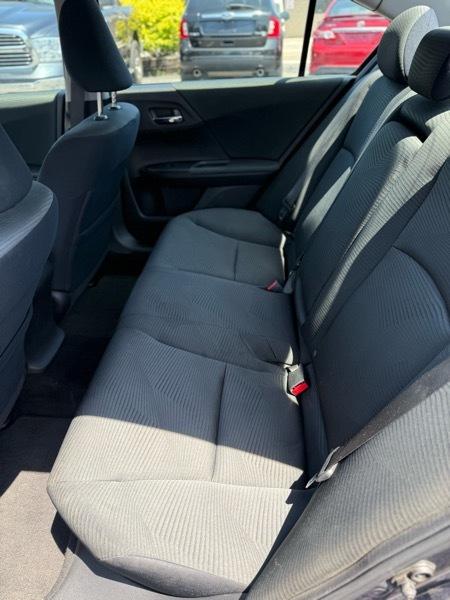 2017 Honda Accord LX - Photo 13