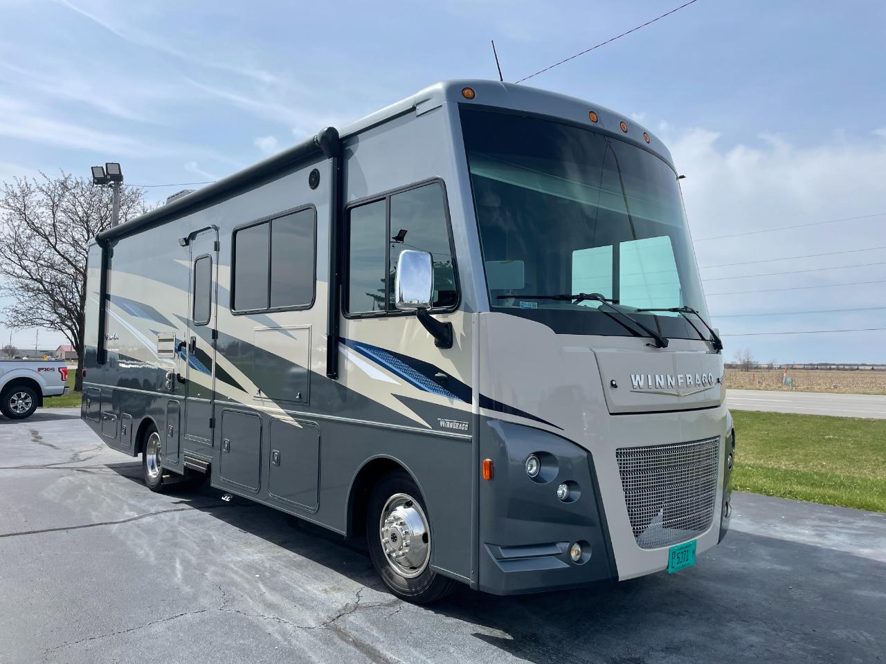 Winnebago Vista  2020
