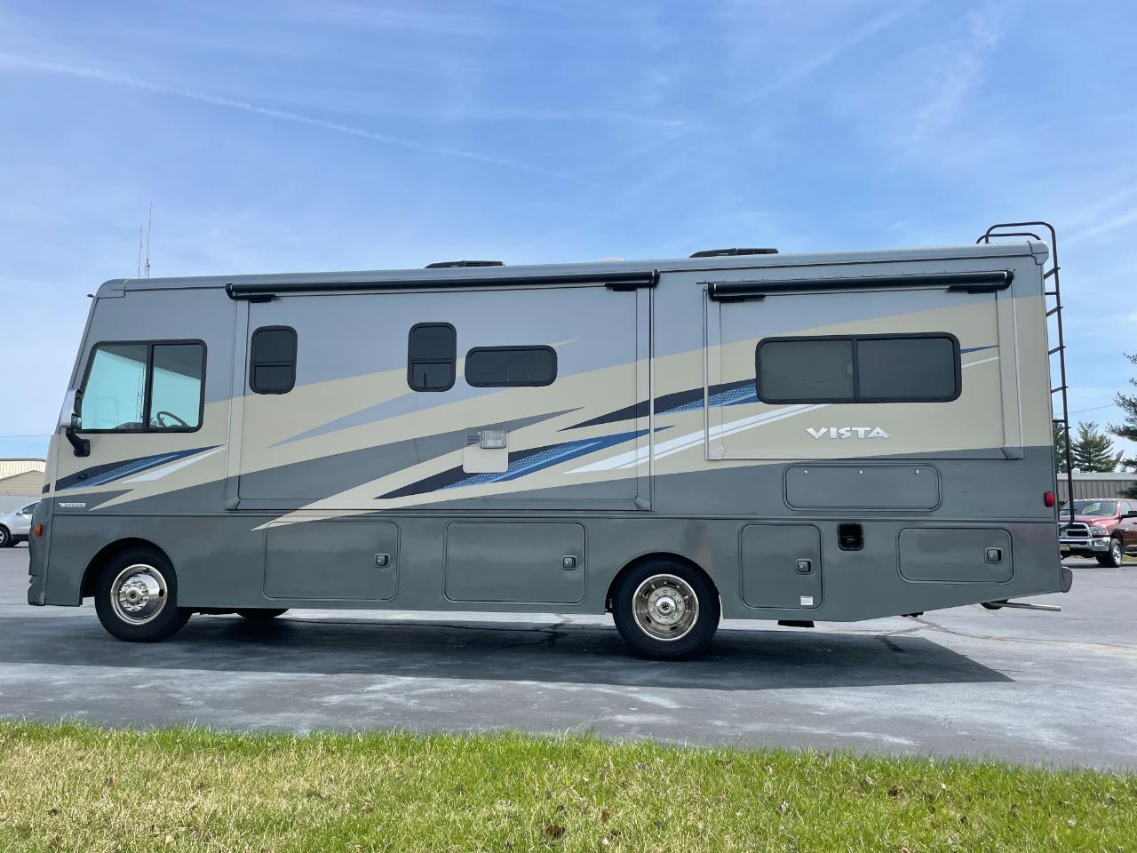 Winnebago Vista  2020