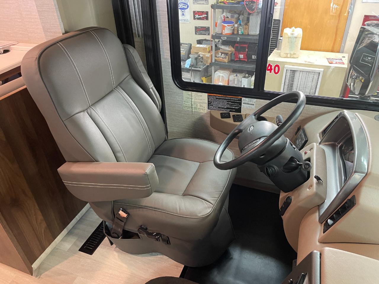 Winnebago Vista  2020