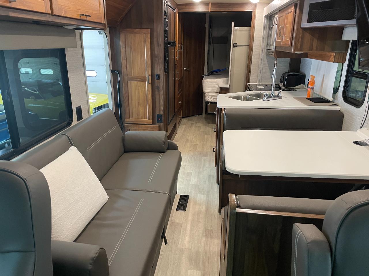 Winnebago Vista  2020