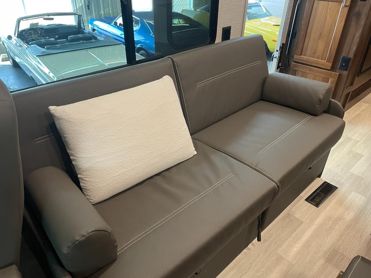 Winnebago Vista  2020