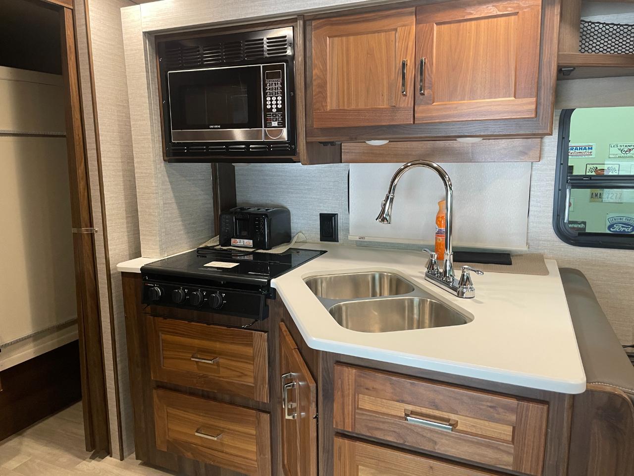 Winnebago Vista  2020