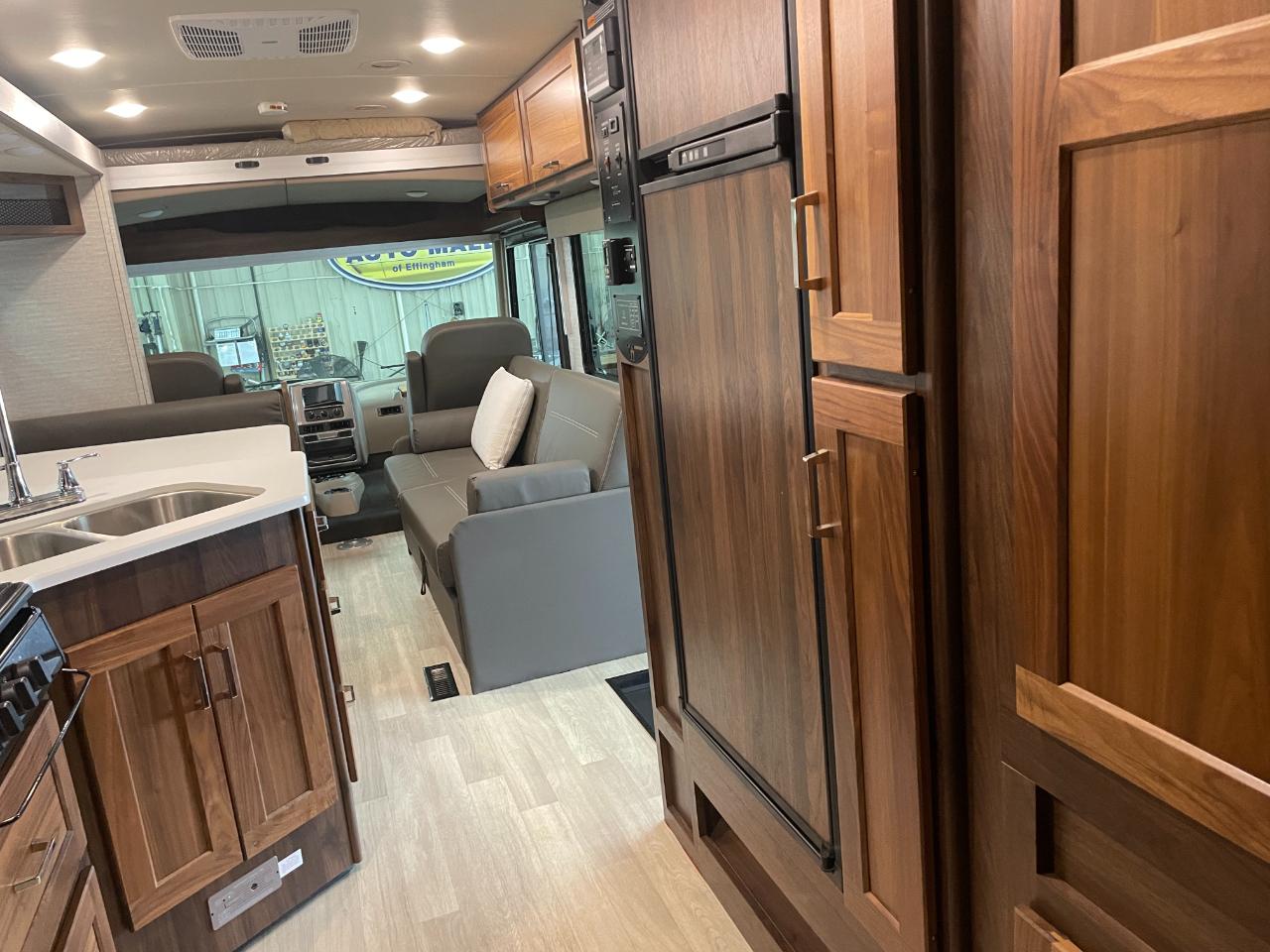 Winnebago Vista  2020