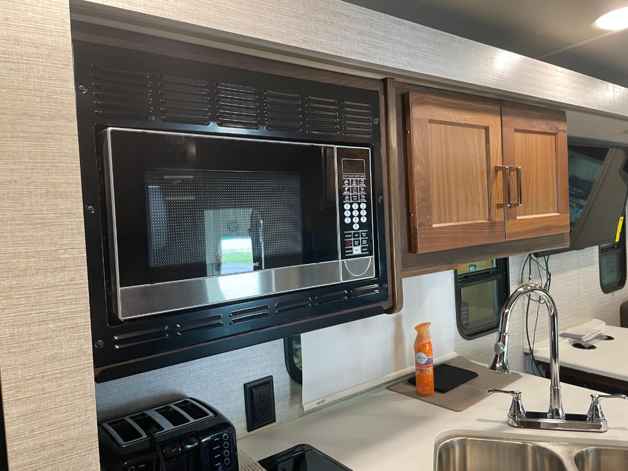 Winnebago Vista  2020