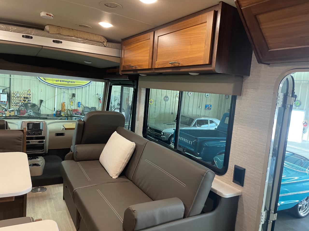 Winnebago Vista  2020