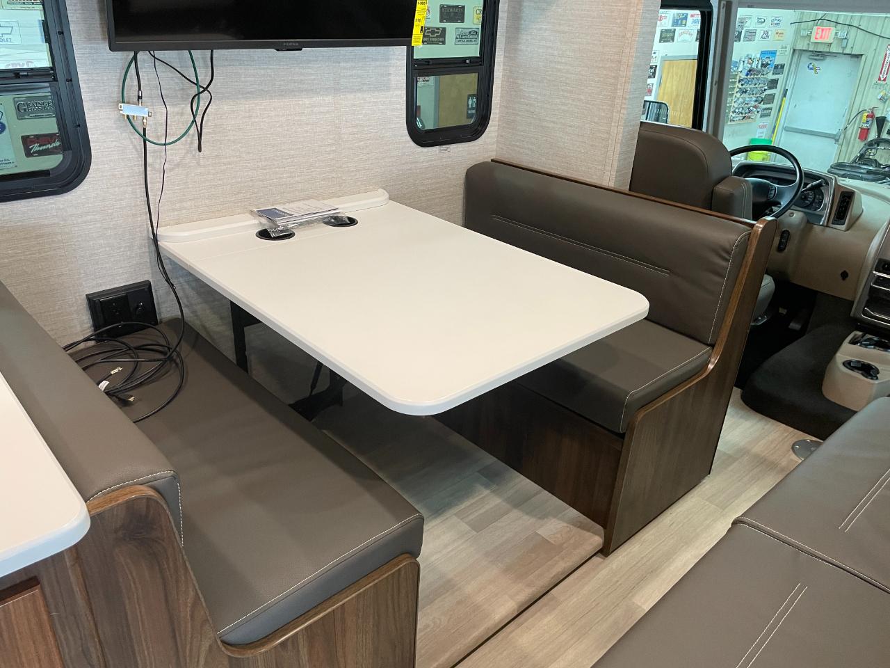 Winnebago Vista  2020