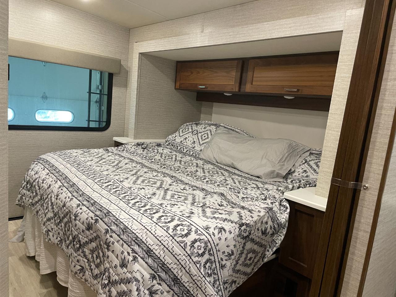 Winnebago Vista  2020