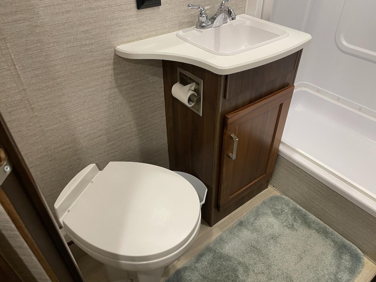 Winnebago Vista  2020