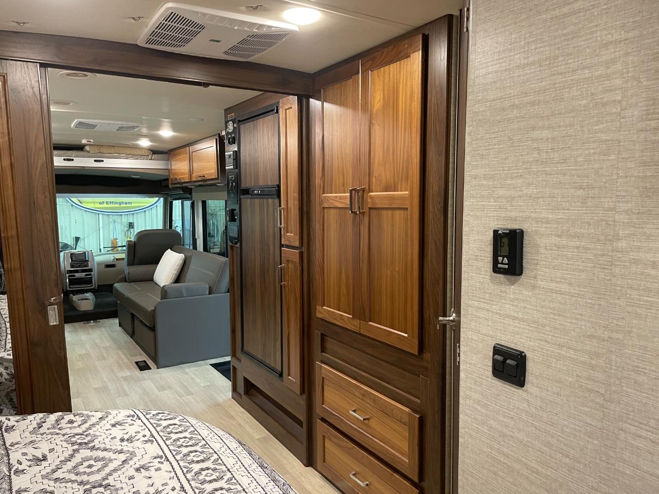 Winnebago Vista  2020