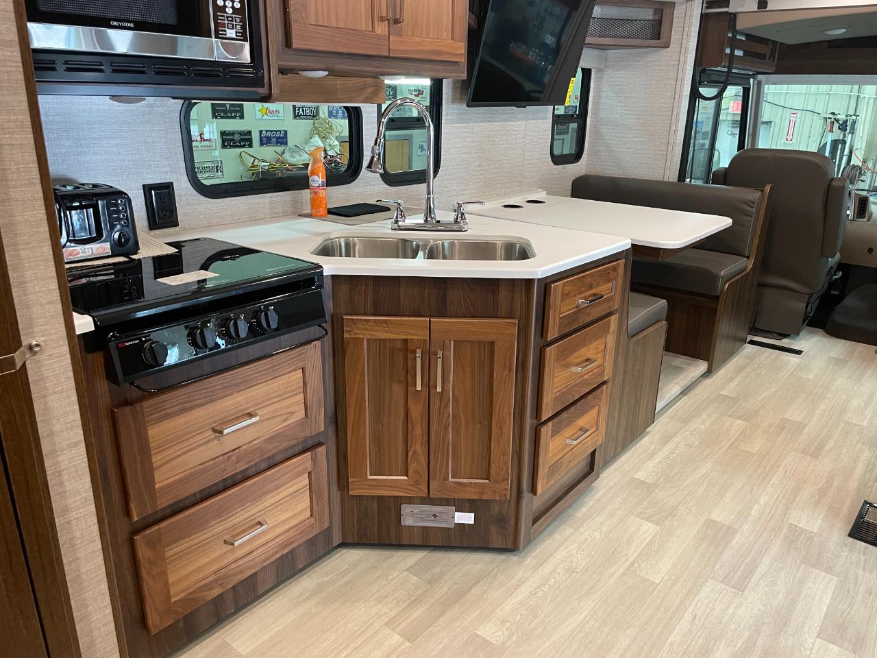 Winnebago Vista  2020