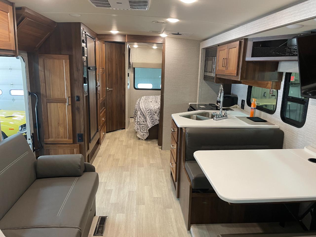 Winnebago Vista  2020