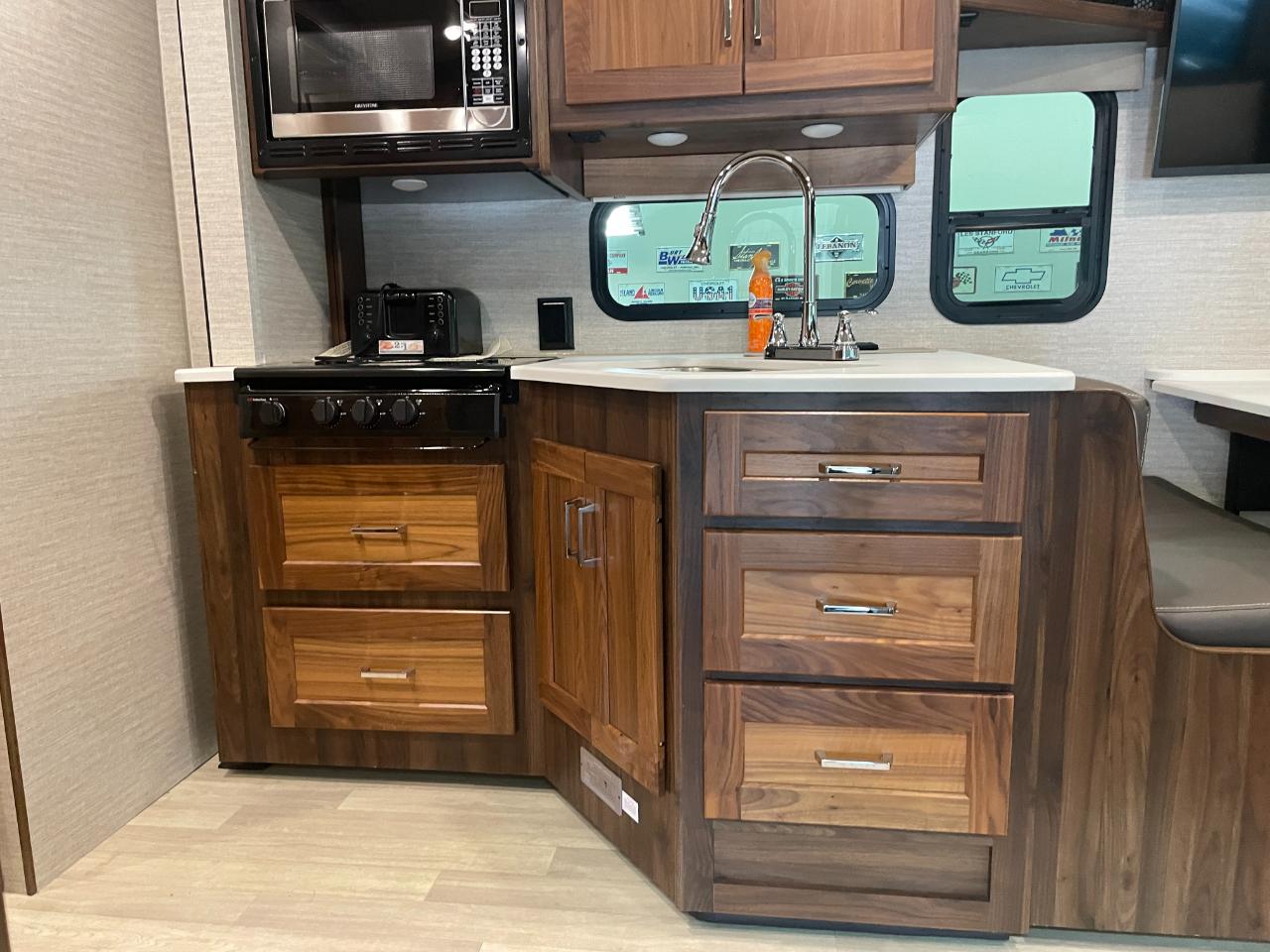 Winnebago Vista  2020