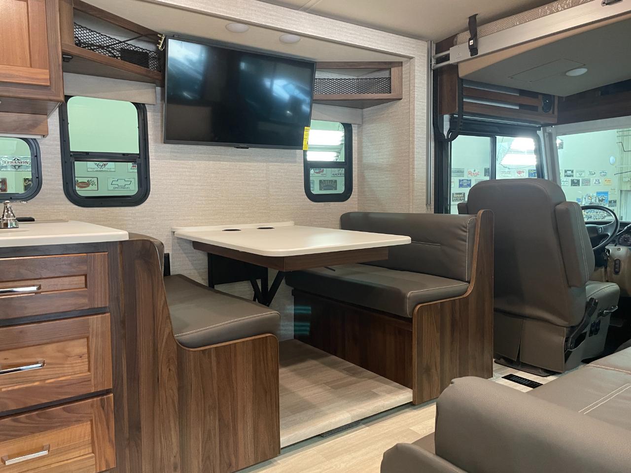 Winnebago Vista  2020