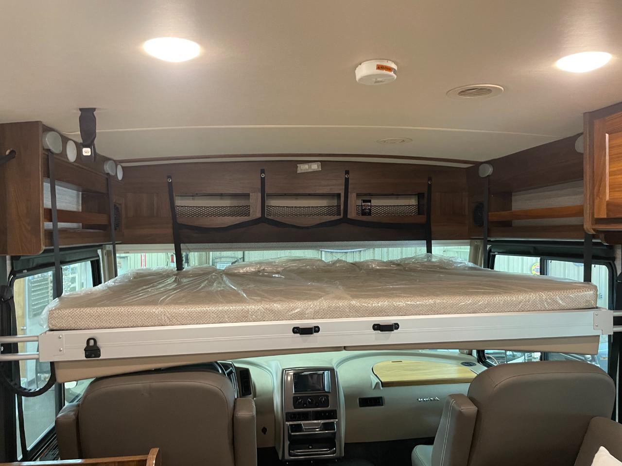 Winnebago Vista  2020