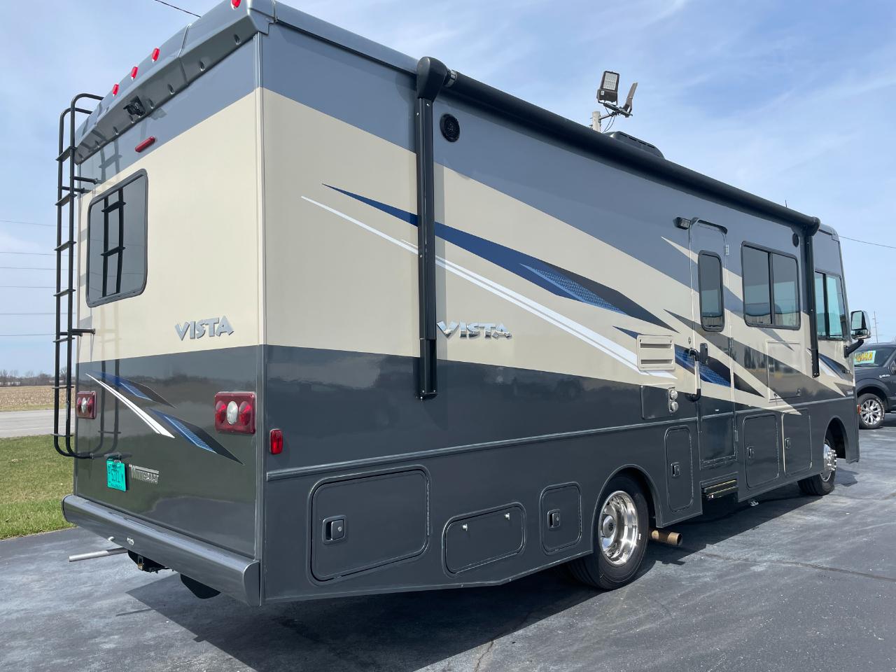 Winnebago Vista  2020