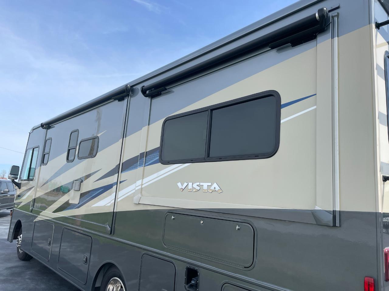 Winnebago Vista  2020