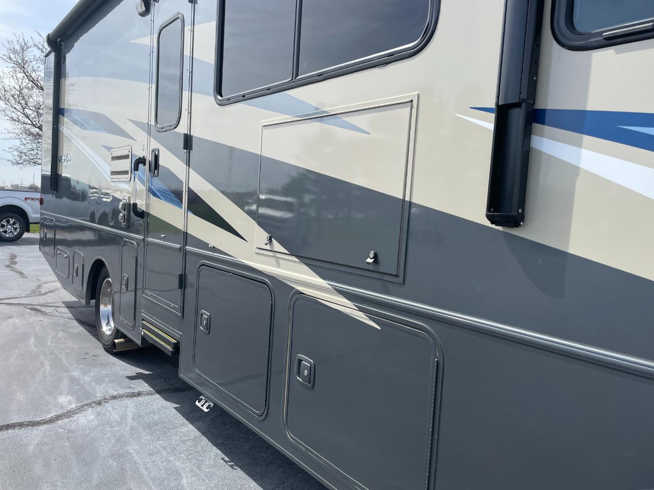Winnebago Vista  2020
