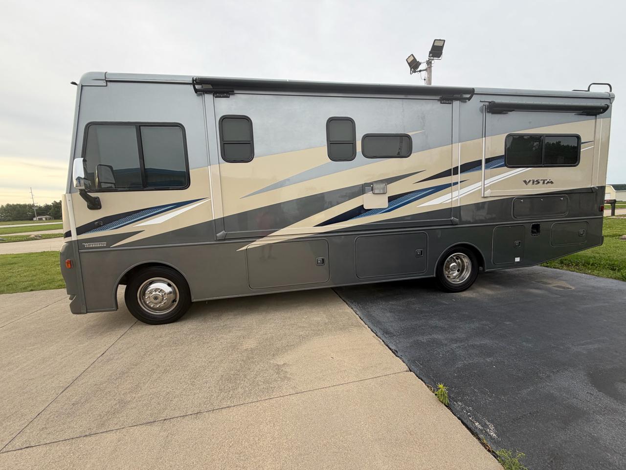 Winnebago Vista  2020