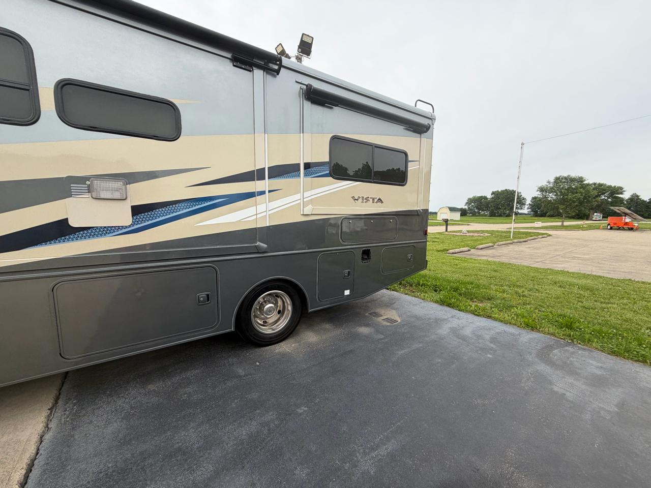 Winnebago Vista  2020